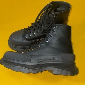 Alexander McQueen "Tread Slick" boot sneakers in leather. Size 40EU =7D US